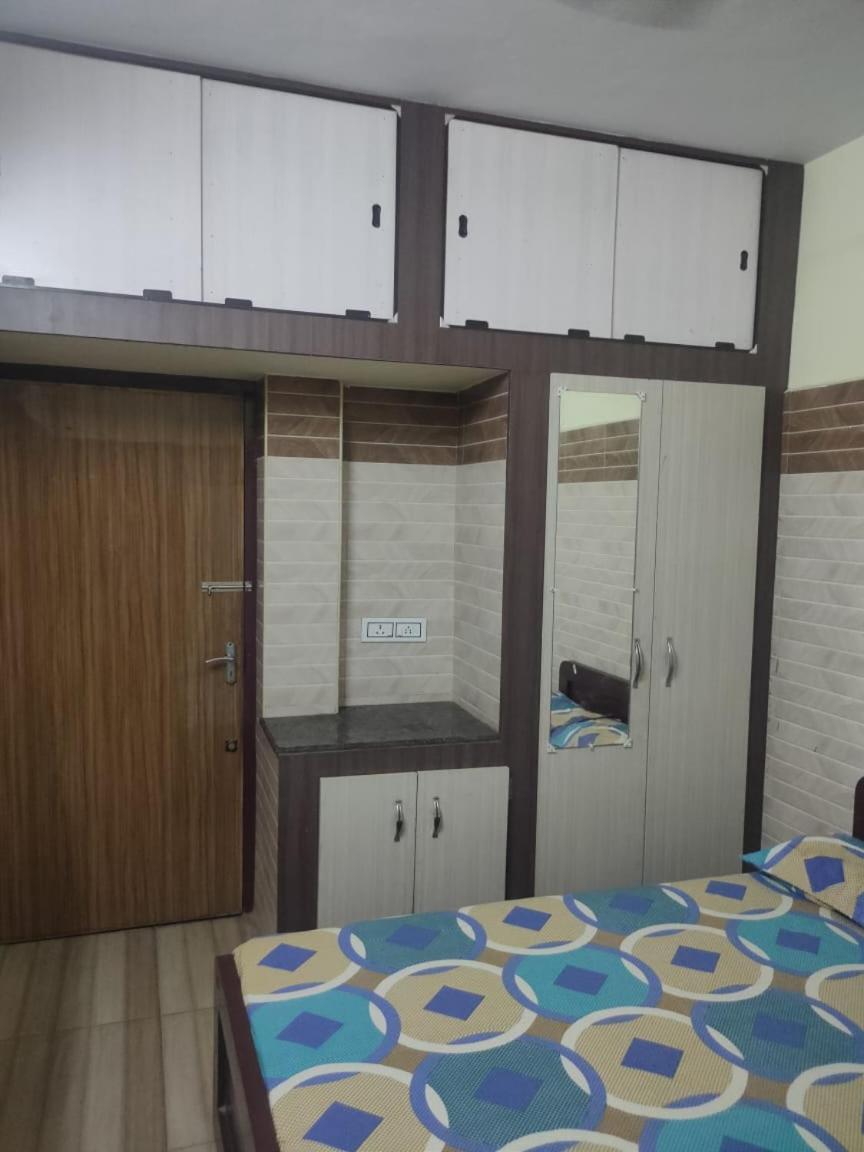 Sri Vari Residency Hostel Vellore Ngoại thất bức ảnh