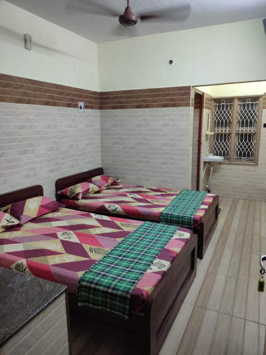 Sri Vari Residency Hostel Vellore Ngoại thất bức ảnh