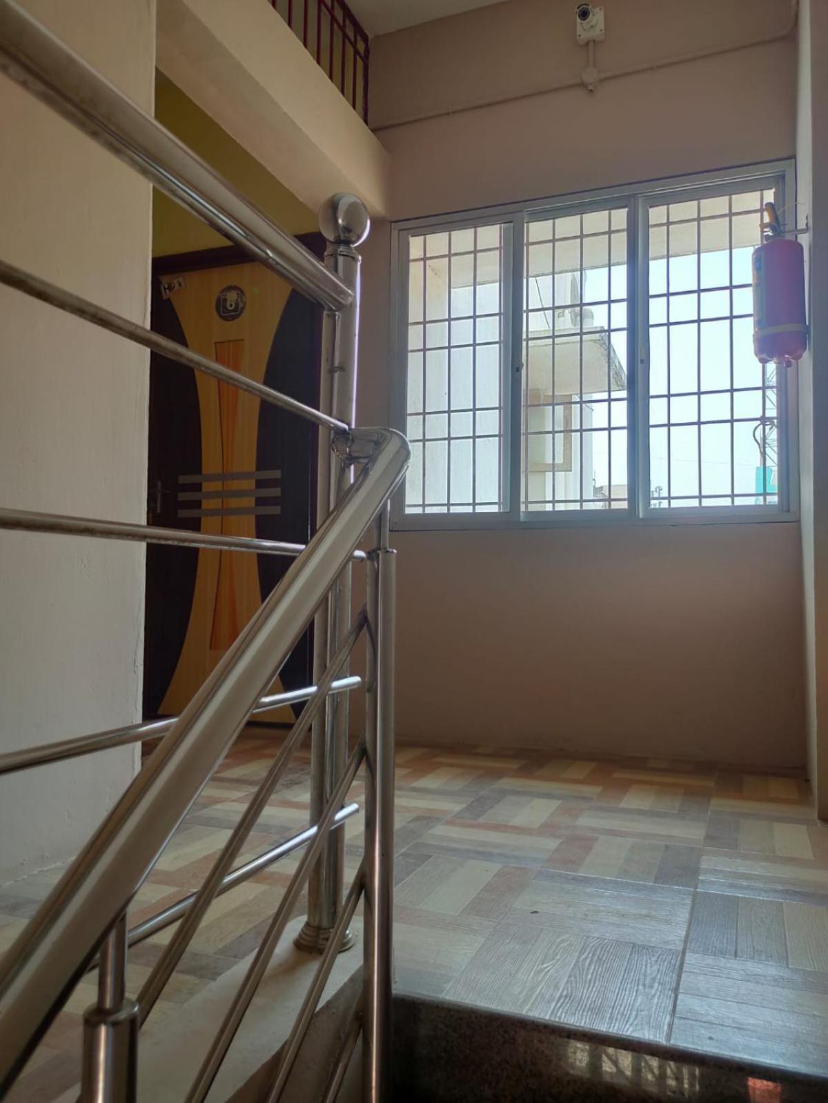 Sri Vari Residency Hostel Vellore Ngoại thất bức ảnh